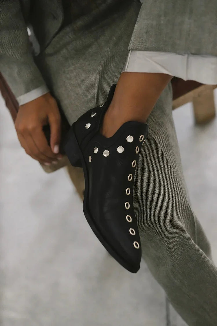 Sara| Studded Pointed Boots