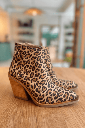VICTORIA | POINTED COWBOY BOOTS